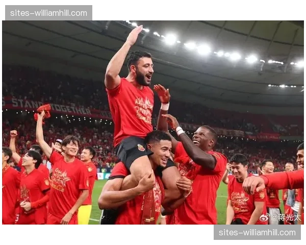 上海海港后防定海神针缺阵 蒋光太膝盖伤势恢复缓慢
